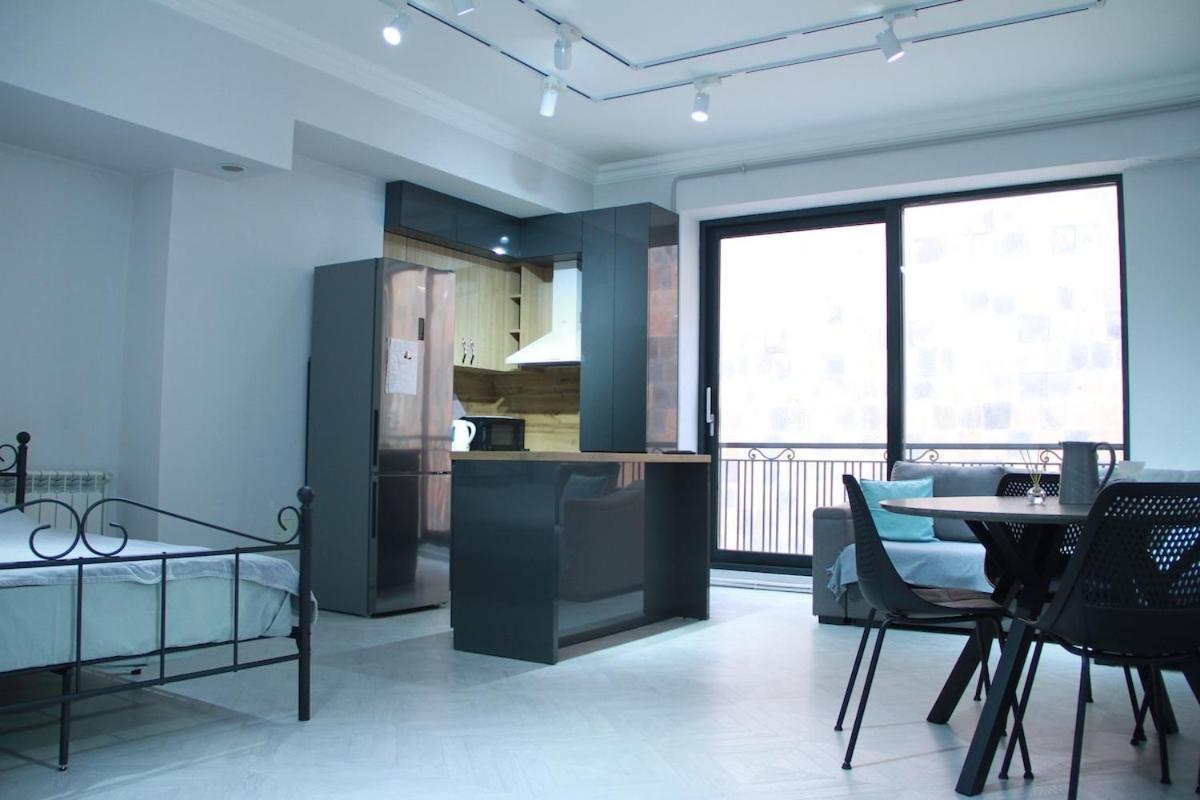 City Center Apartment Ереван Экстерьер фото